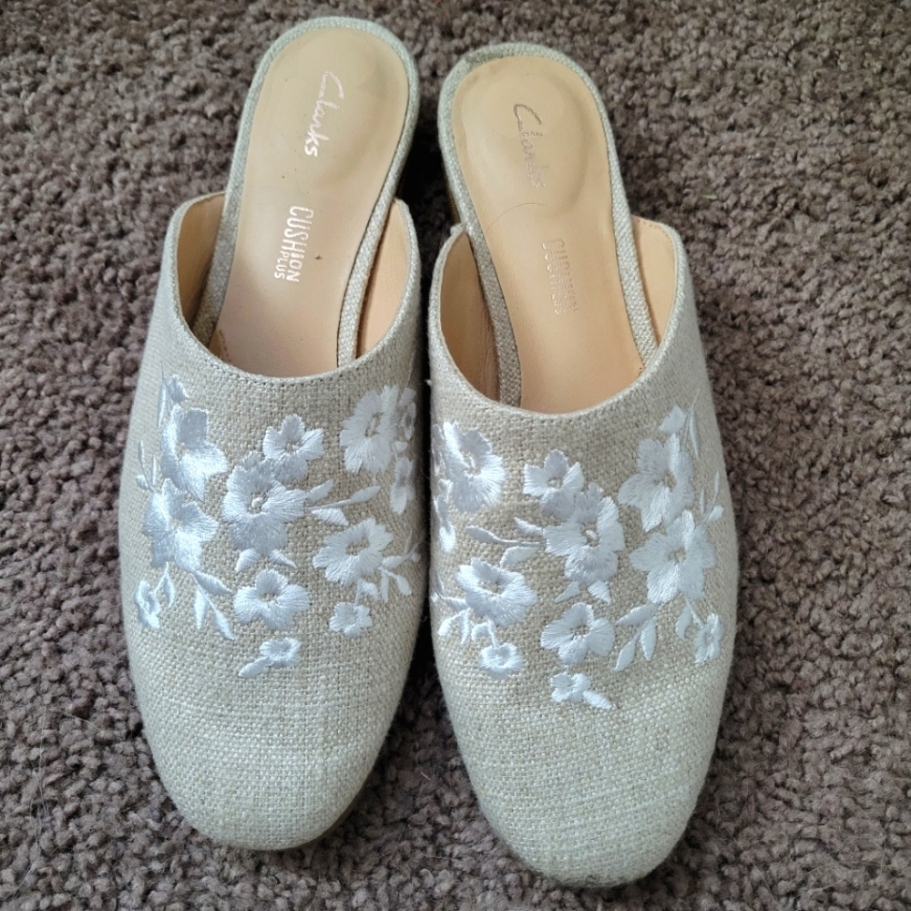 Clarks Cushion Plus Embroidered Mules